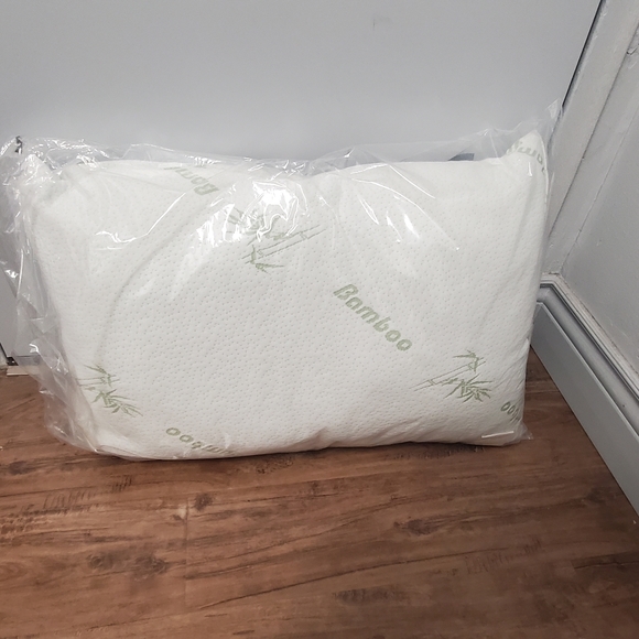 Queen pillow - Picture 3 of 3